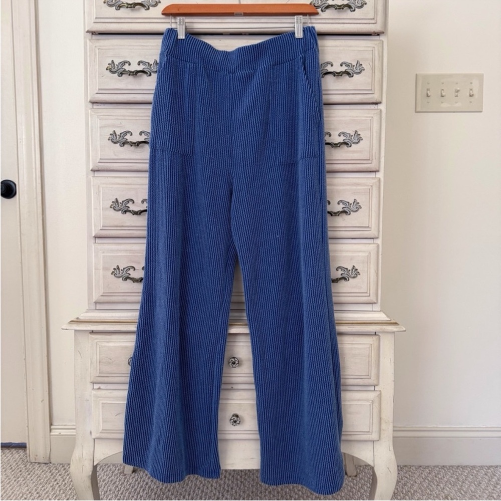 Blue Ribbed Pocketed Pants
